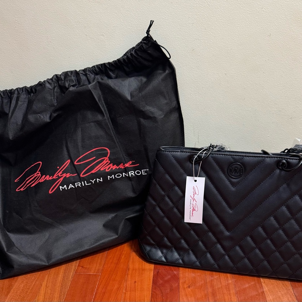 Marilyn Monroe Elegant Black Quilted Shoulder Bag